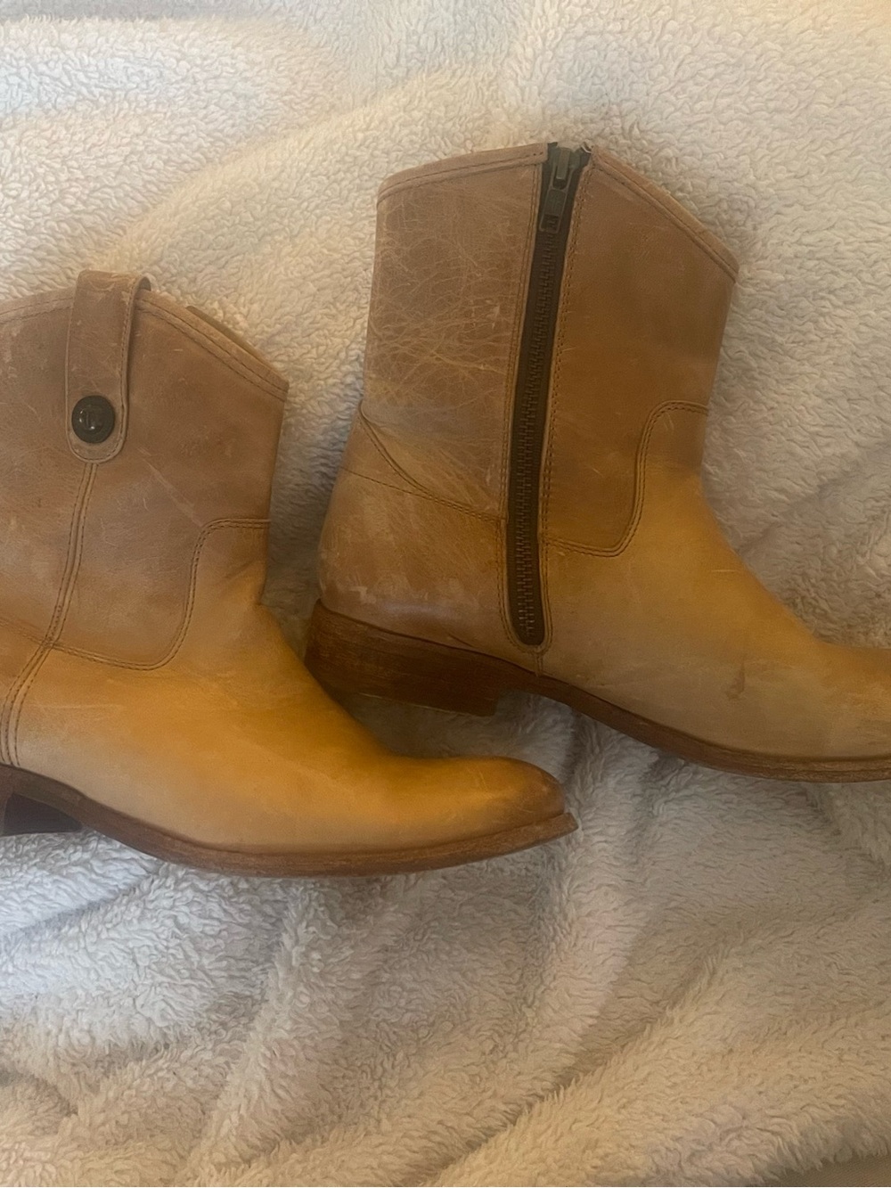 Frye Chestnut Tan Leather Short Zip Ankle Boots